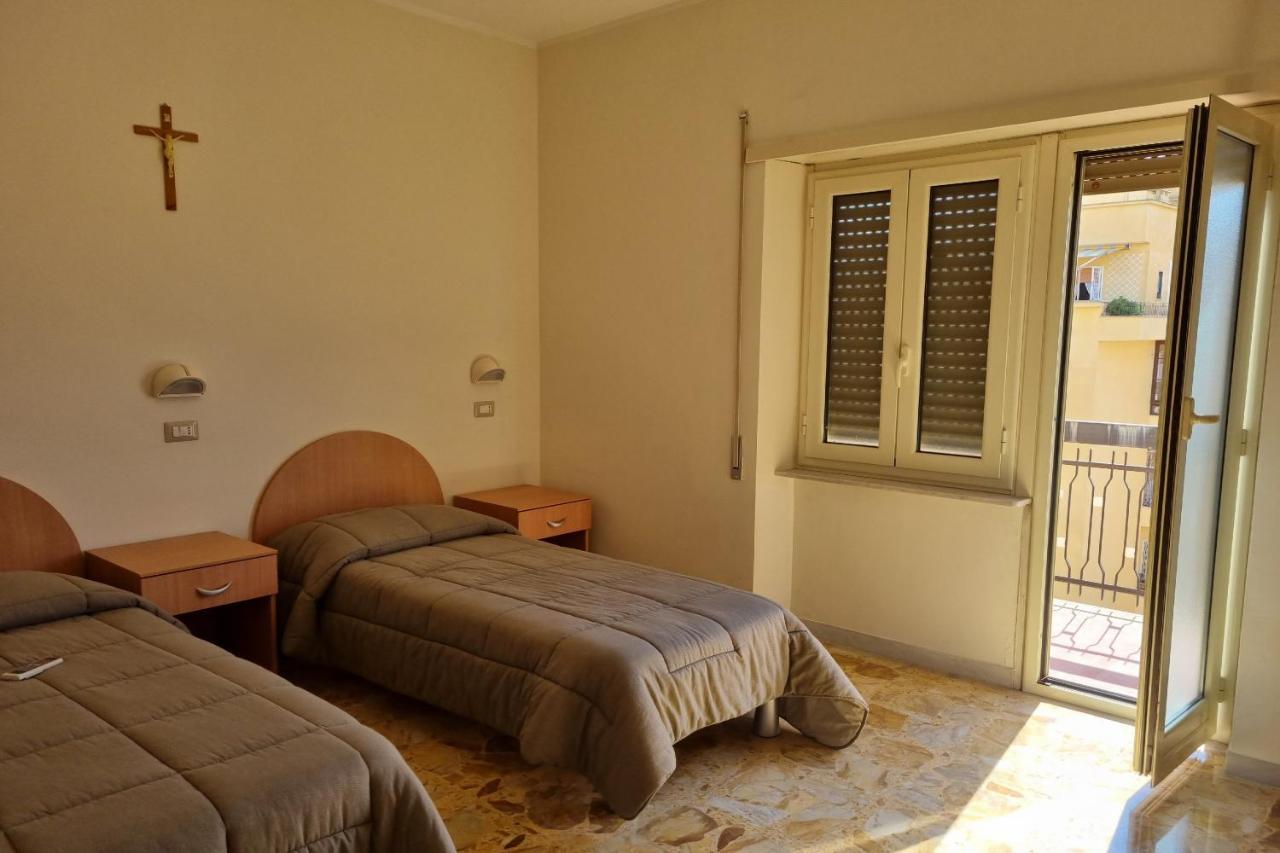 Triple Room,1469433929:JPEG